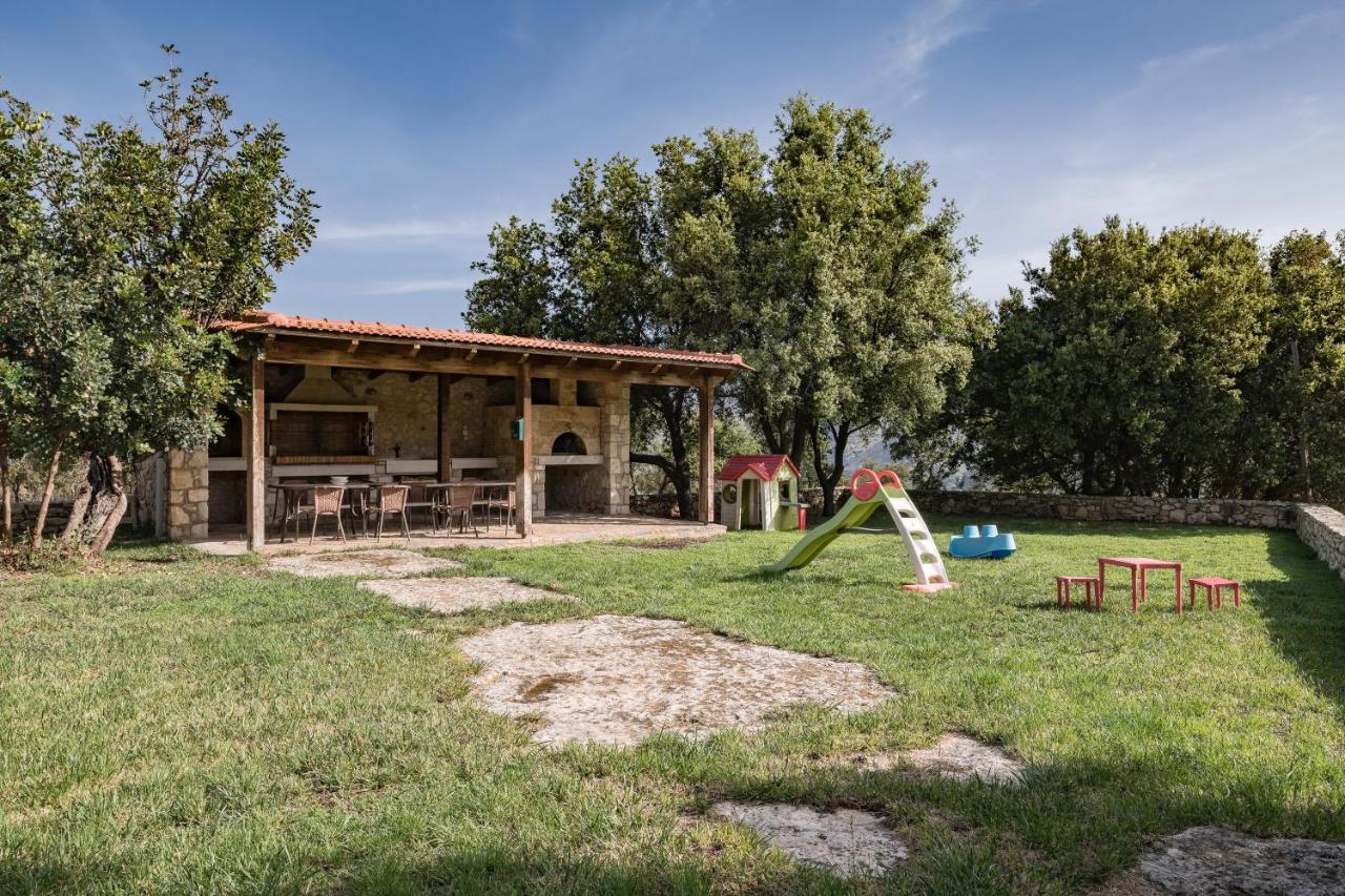 Koules Estate, With Private Pools & Bbq - Embracing Nature, By Thinkvilla Argouli Exterior foto